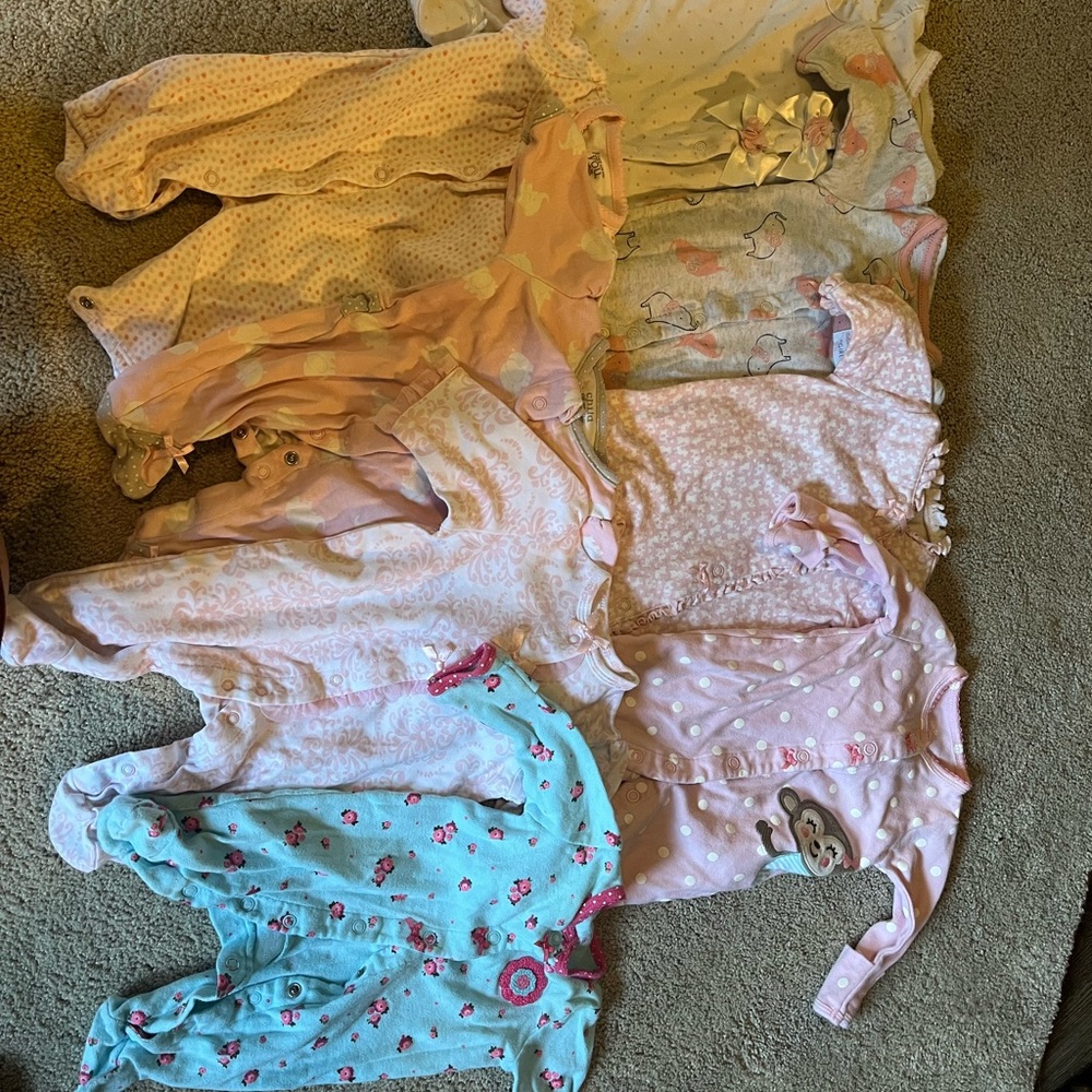 Newborn clothing lot! Either never worn and just washed or worn once.